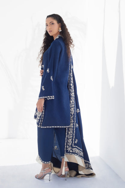 Embroidered Self Jamawar Kurta And Panwar with Dupatta