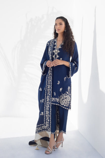 Embroidered Self Jamawar Kurta And Panwar with Dupatta