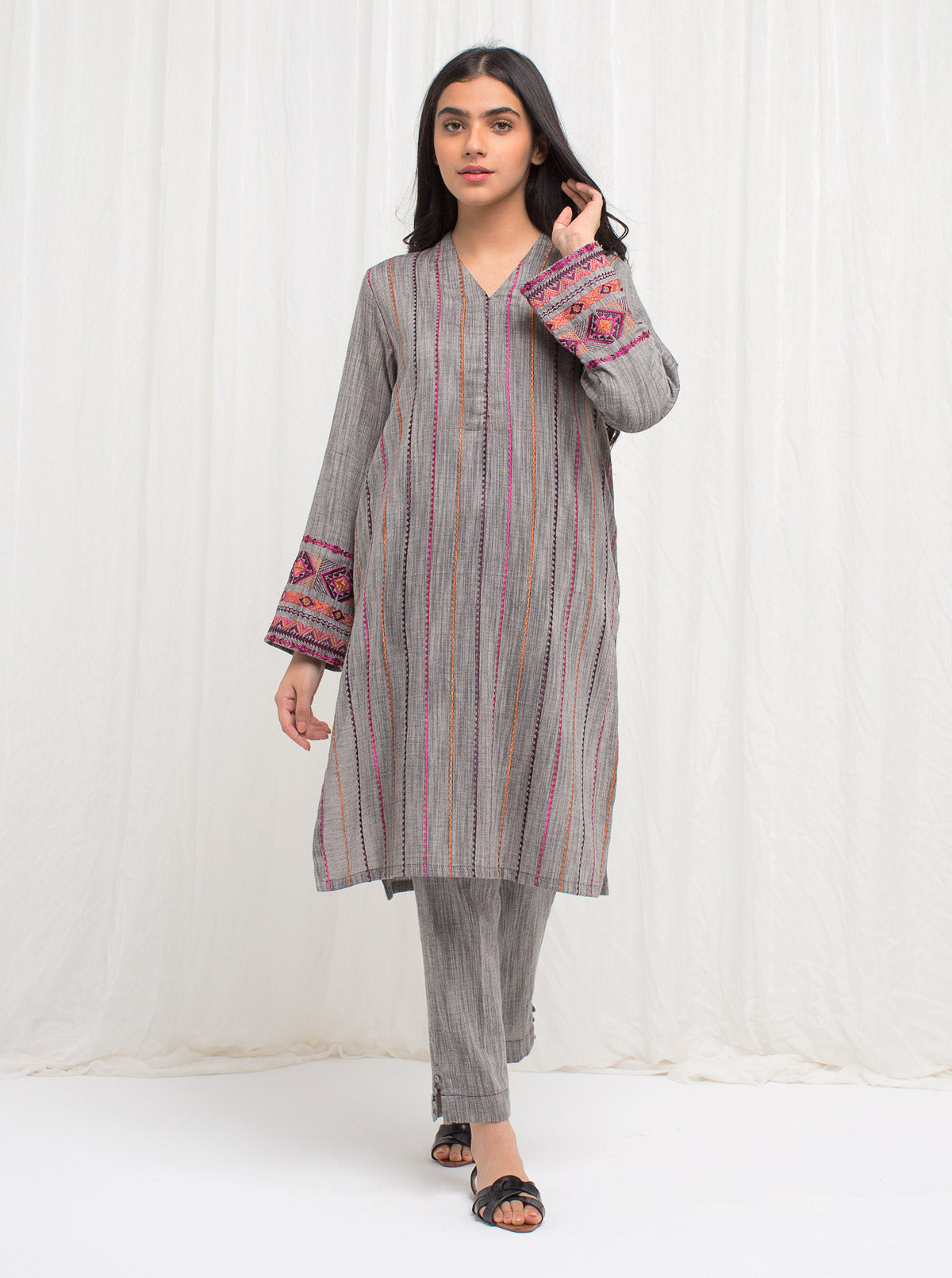 Beechtree - Grey Granite -Embroidered-2P