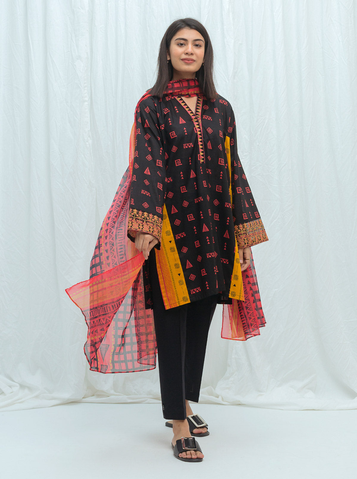 Beechtree - Geometric Black-Embroidered-2P