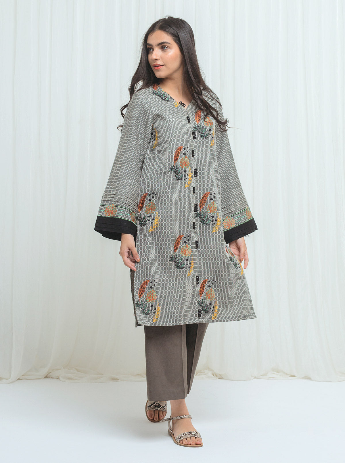 Beechtree - Dreamy Grey-Embroidered-2P