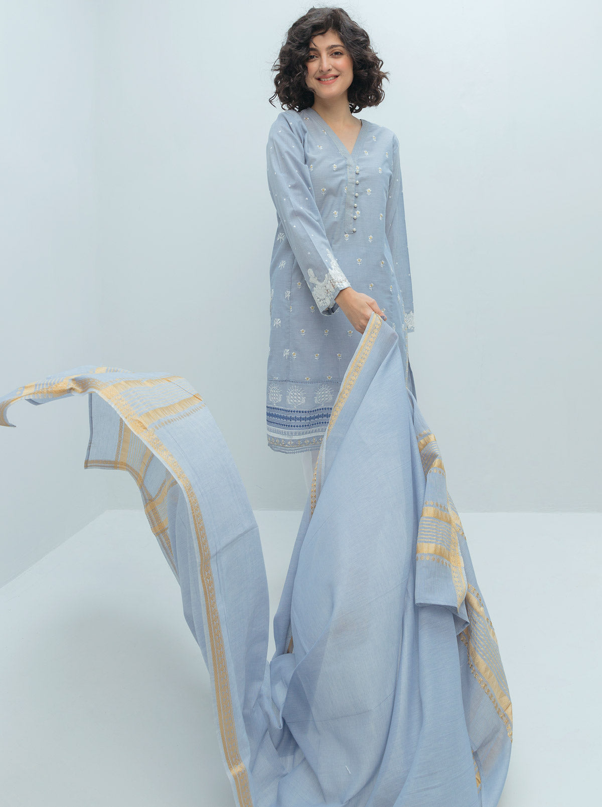 Beechtree - 2 PIECE EMBROIDERED CHAMBRAY SUIT (PRET)