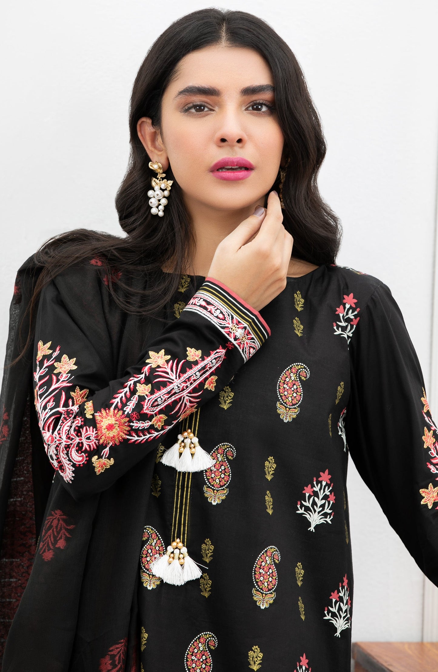 Orient - Unstitched 3 Piece Embroidered Lawn Suit