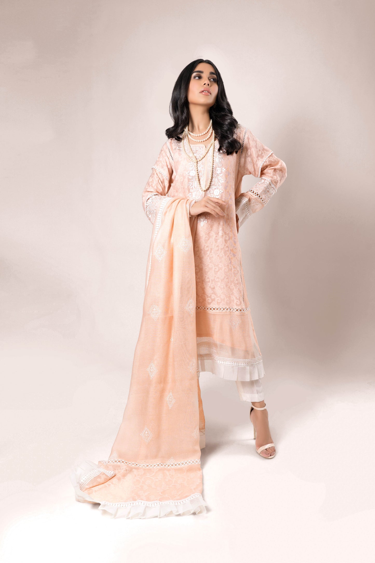 Ayesha Naveed - Seashell peach