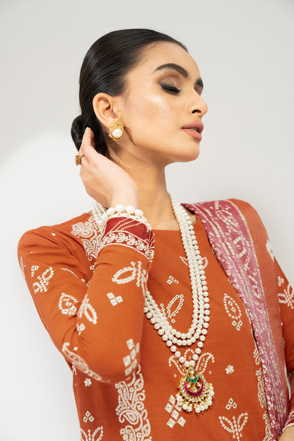 Alkaram - 3 Pc Embroidered Khaddar Suit With Cotton Silk Dupatta