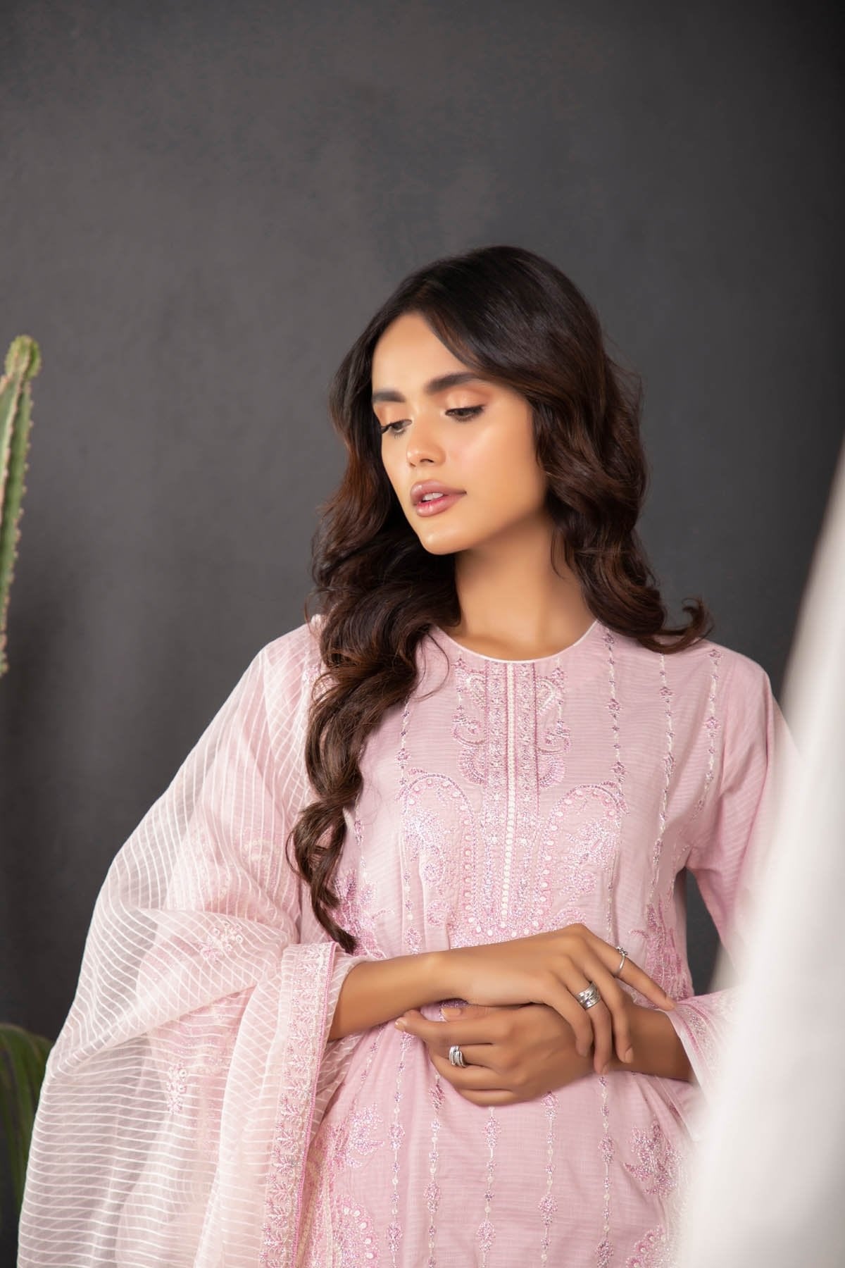 Alkaram - 3 Pc Textured Outfit