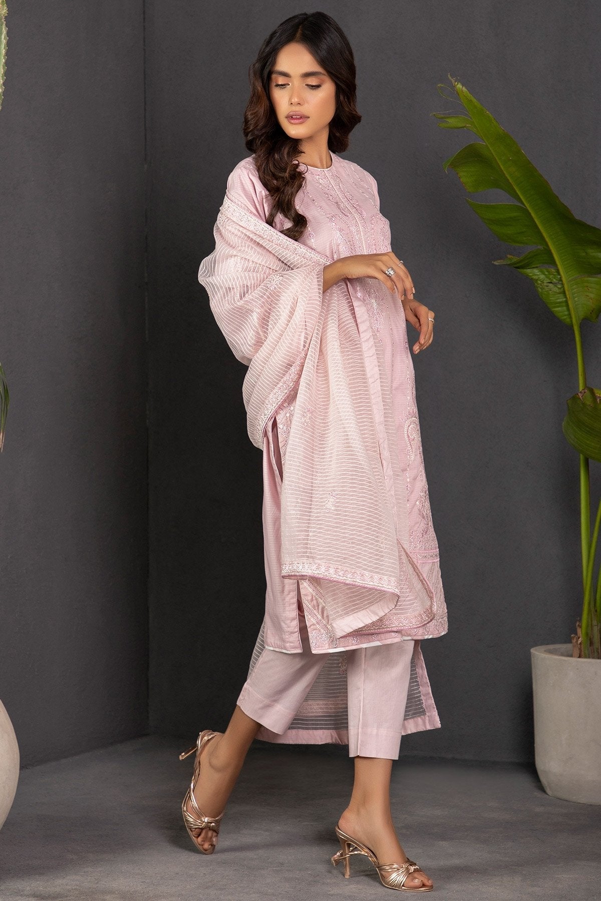 Alkaram - 3 Pc Textured Outfit