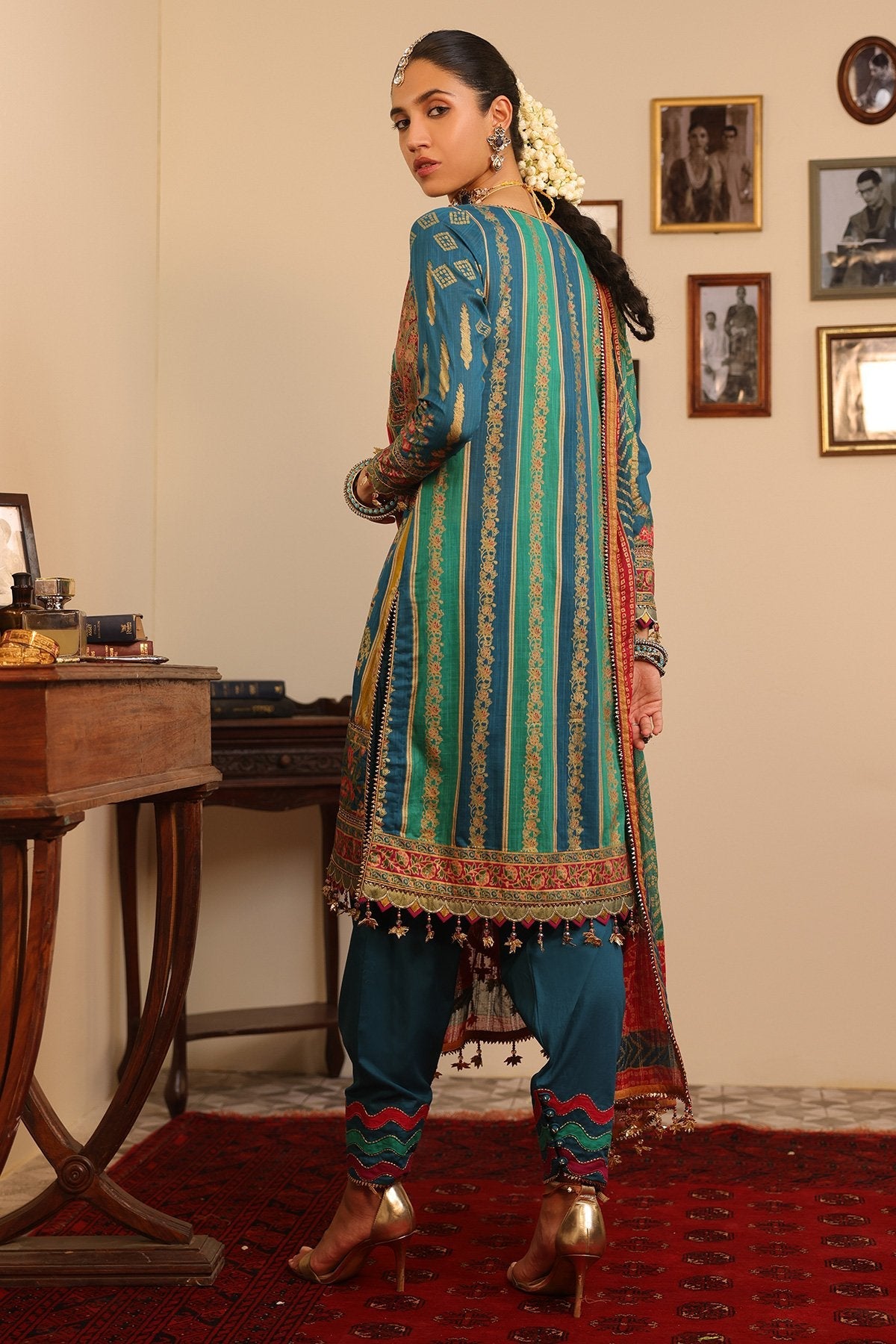 Alkaram - 2 Pc Embroidered Two way Slub Lawn Suit With Zari Lawn Dupatta