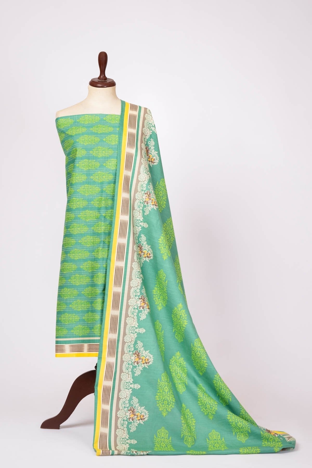 3 Pc Printed Khaddar Suit With Printed Khaddar Dupatta