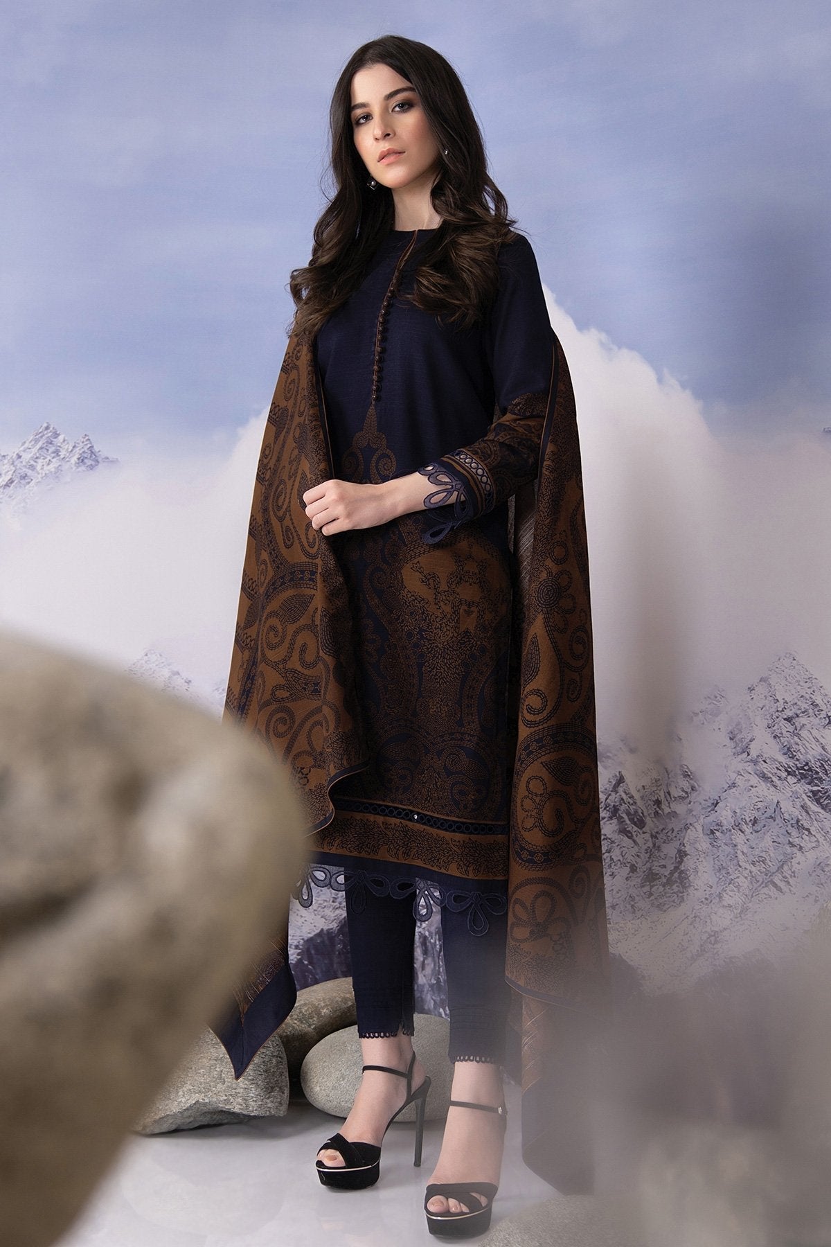 Alkaram - 3 Pc Printed Khaddar Suit With Khaddar Dupatta