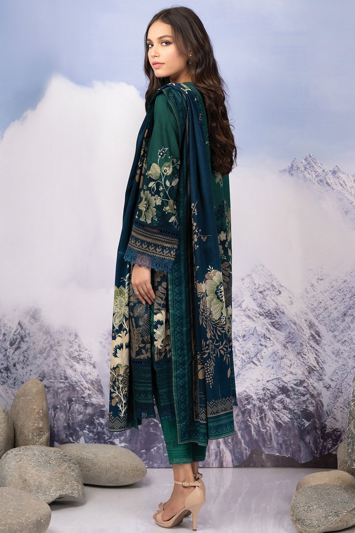 Alkaram - 3 Pc Printed Twill Viscose Suit With Twill Viscose Dupatta