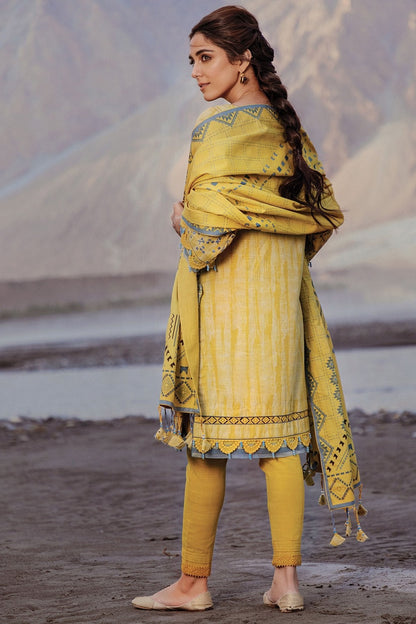 Alkaram - 3 Pc Embroidered Khaddar Suit With Khaddar Dupatta