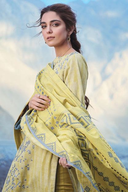 Alkaram - 3 Pc Embroidered Khaddar Suit With Khaddar Dupatta