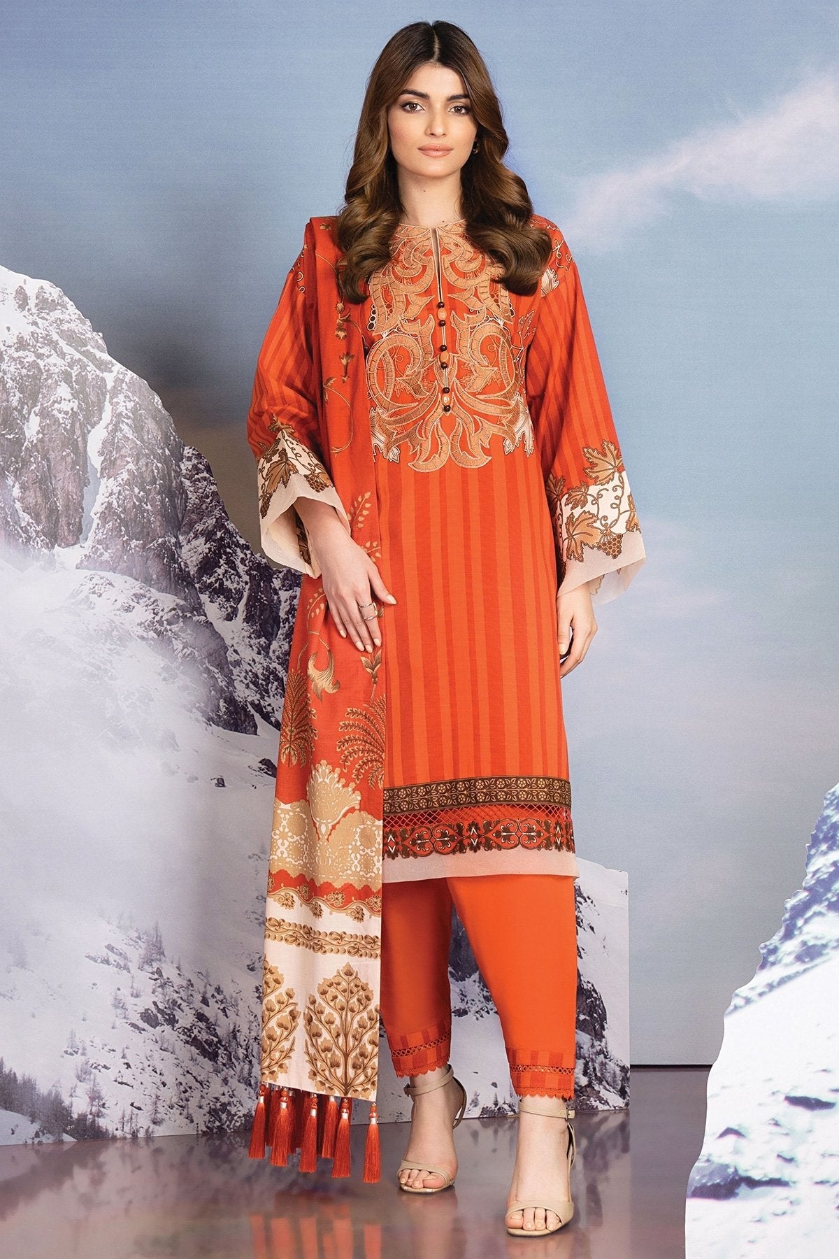 3 Pc Embroidered Khaddar Suit With Khaddar Dupatta