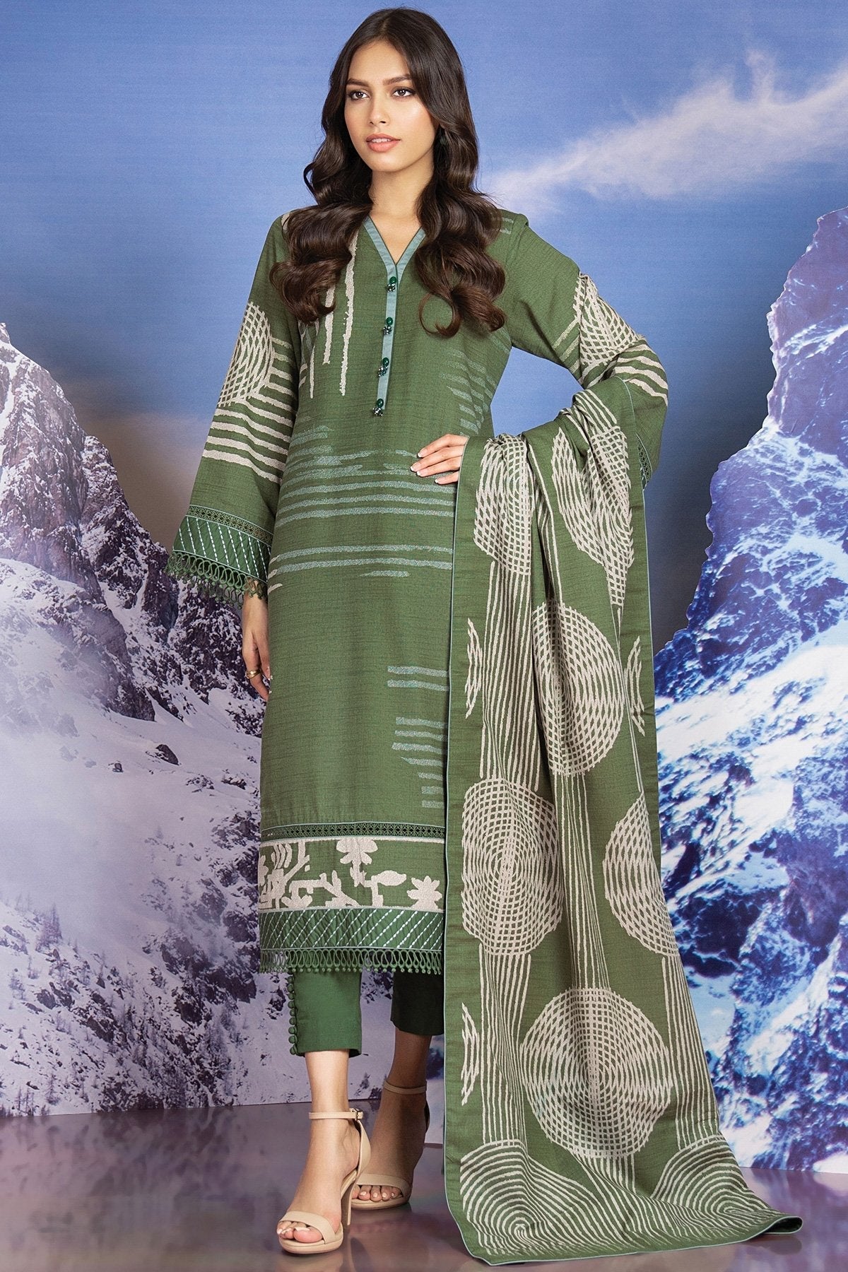 Alkaram - 3 Pc Printed Khaddar Suit With Khaddar Dupatta