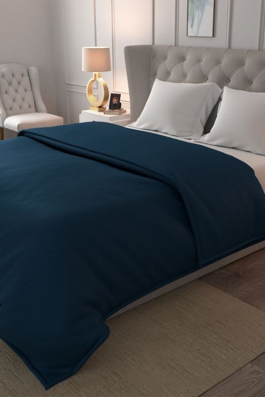 Dyed Cotton Jacquard Matelass? Bedspread