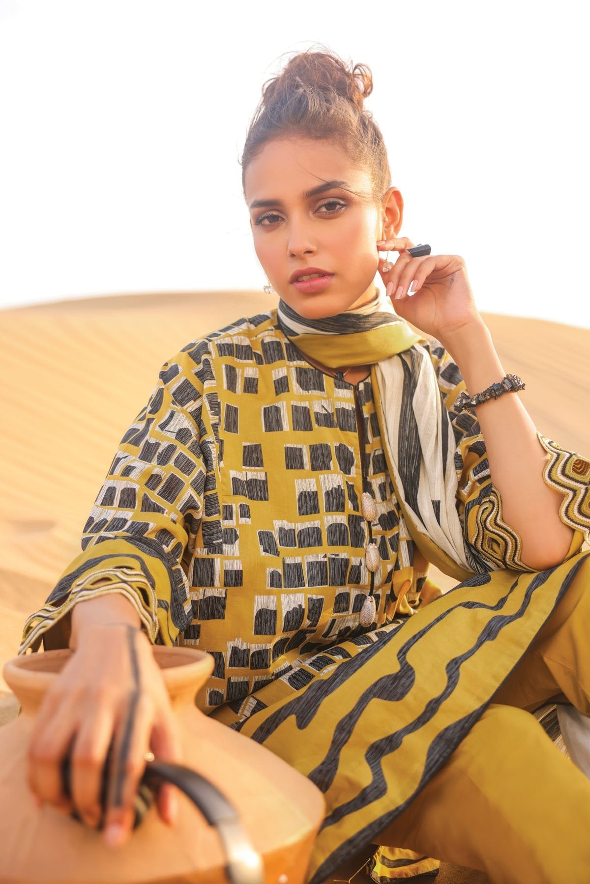 Alkaram - 3 Pc Printed Suit With Brochia Dupatta