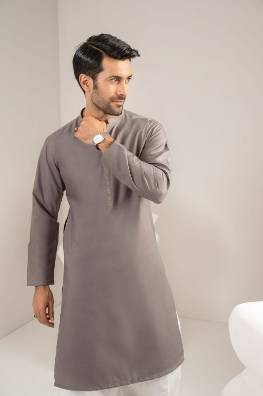 Dyed Embroidered Blended Kurta