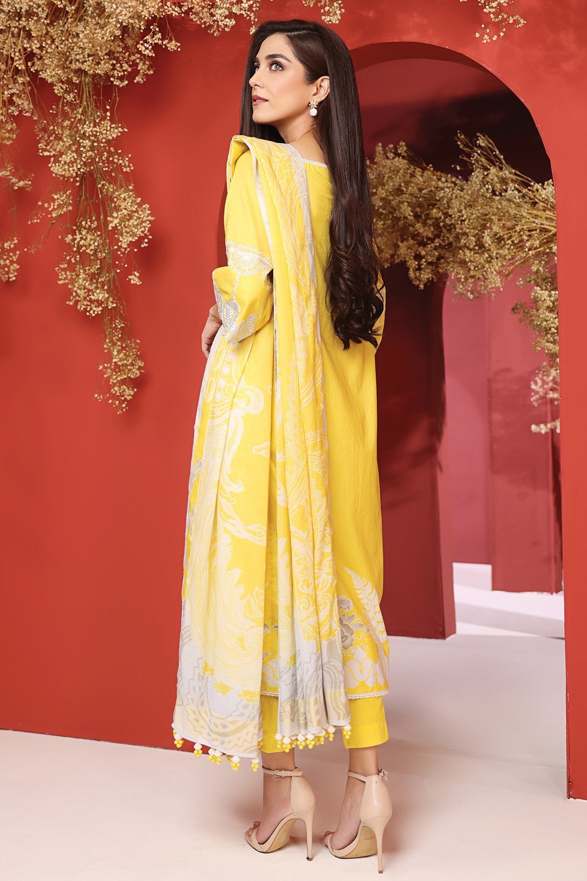 Alkaram - 3 Pc Embroidered Cambric Suit With Lawn Dupatta