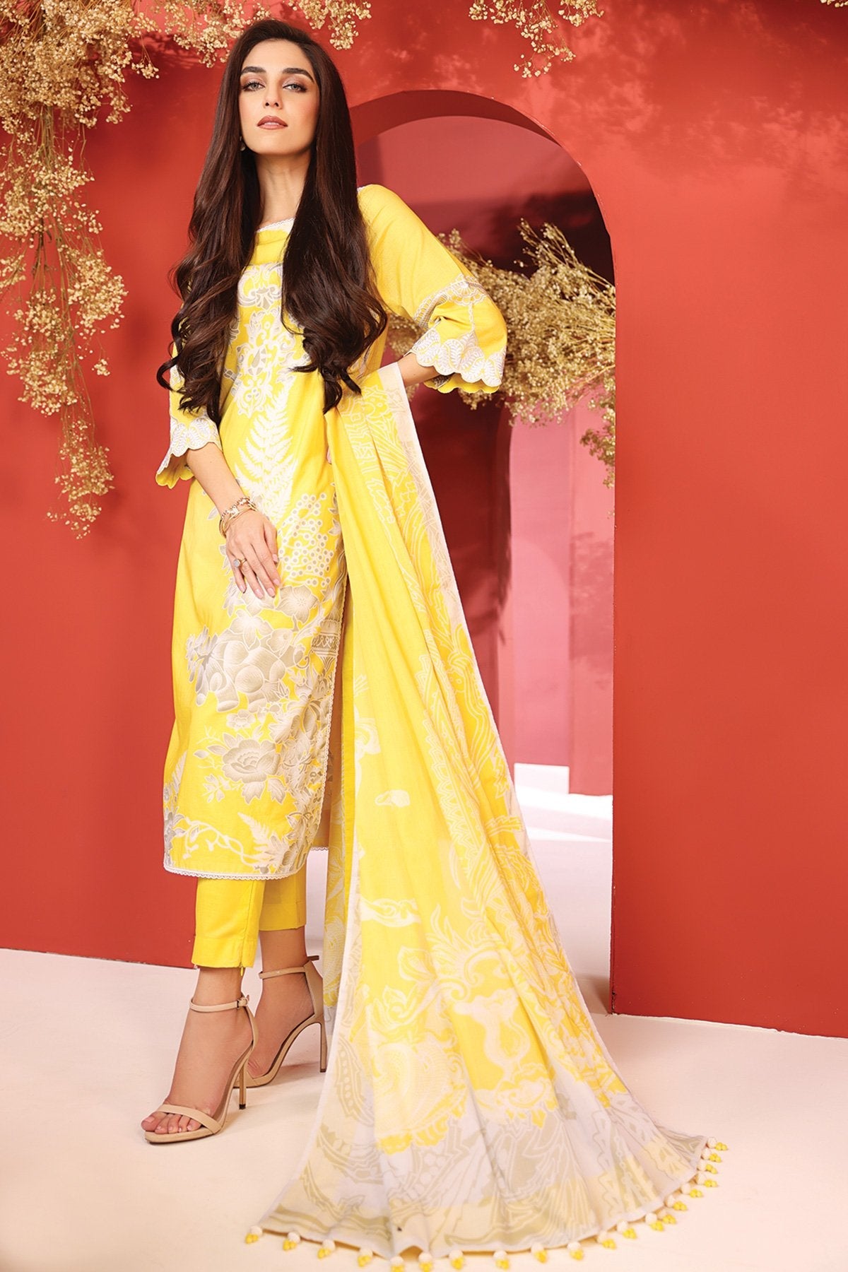 Alkaram - 3 Pc Embroidered Cambric Suit With Lawn Dupatta