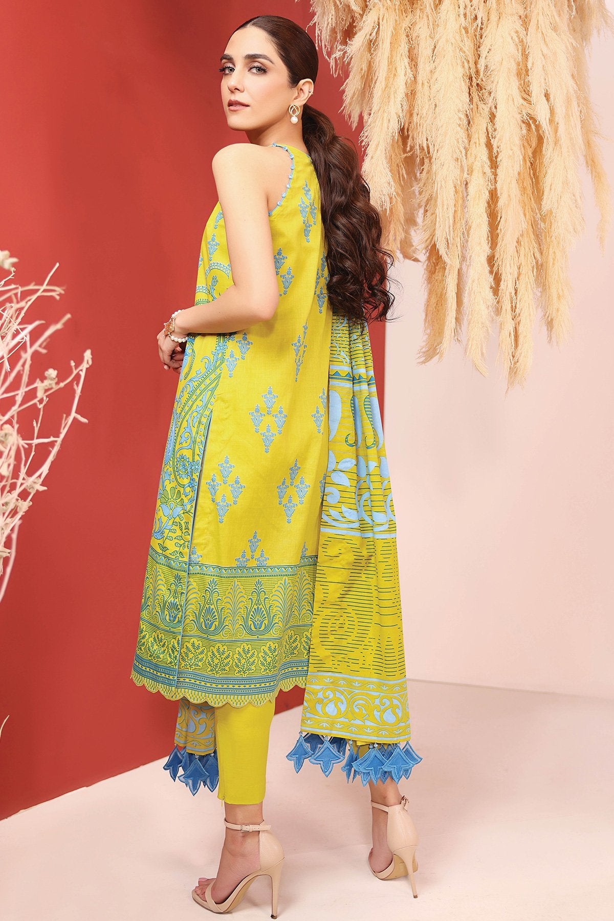 3 Pc Printed Cambric Suit With Lawn Dupatta