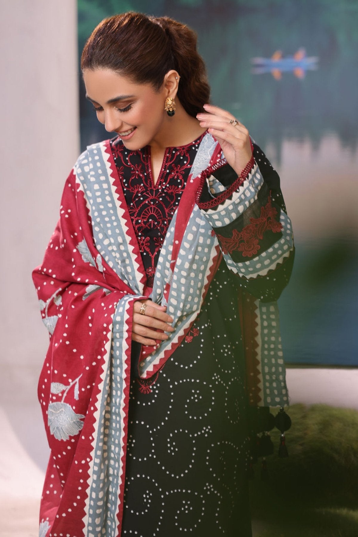 3 Pc Embroidered Cambric Suit With Lawn Dupatta