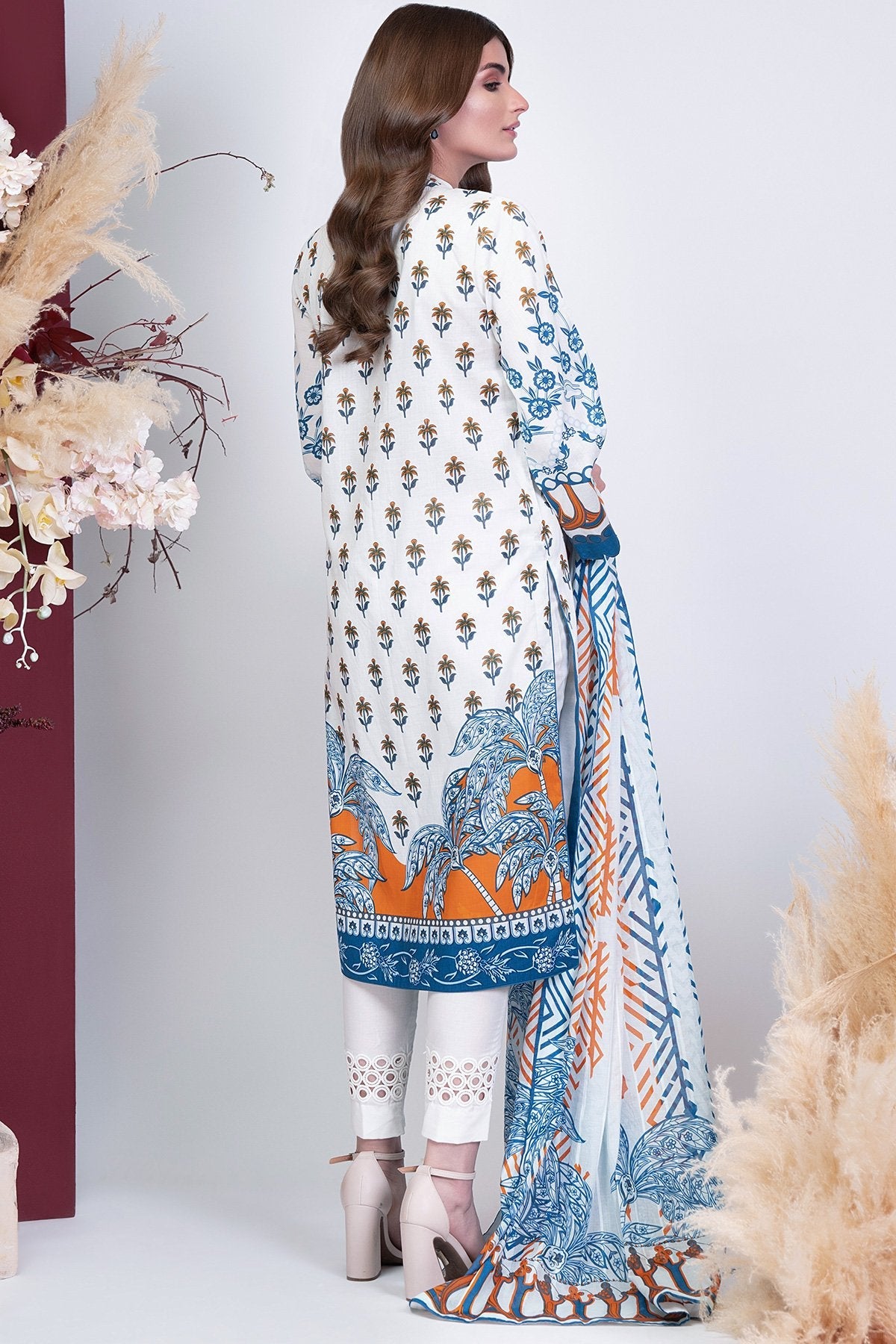 Alkaram - 3 Pc Printed Cambric Suit With Doriya Dupatta
