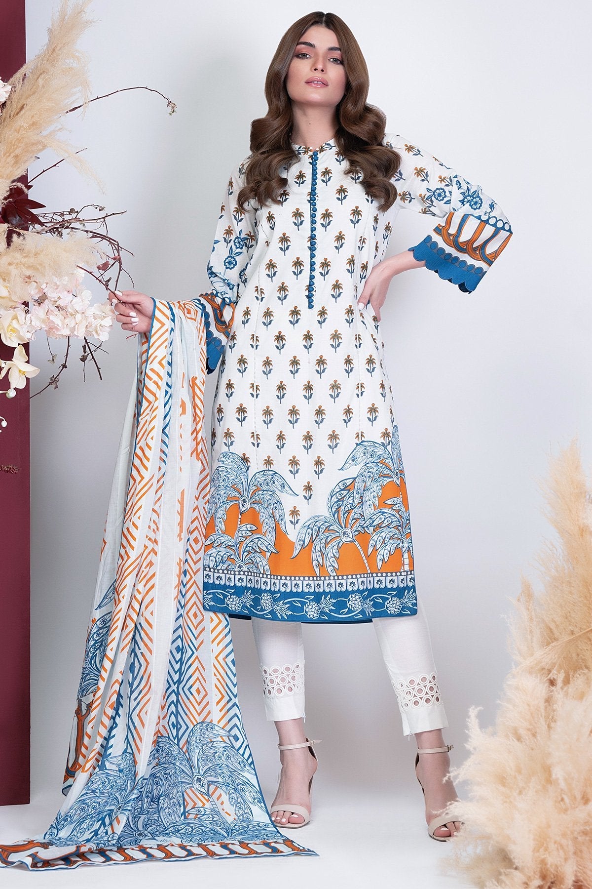Alkaram - 3 Pc Printed Cambric Suit With Doriya Dupatta