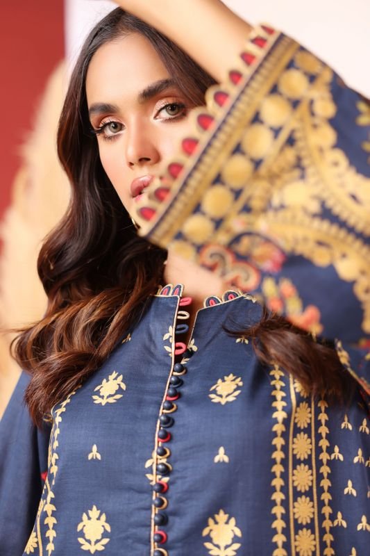 Alkaram - 3 Pc Printed Cambric Suit With Lawn Dupatta