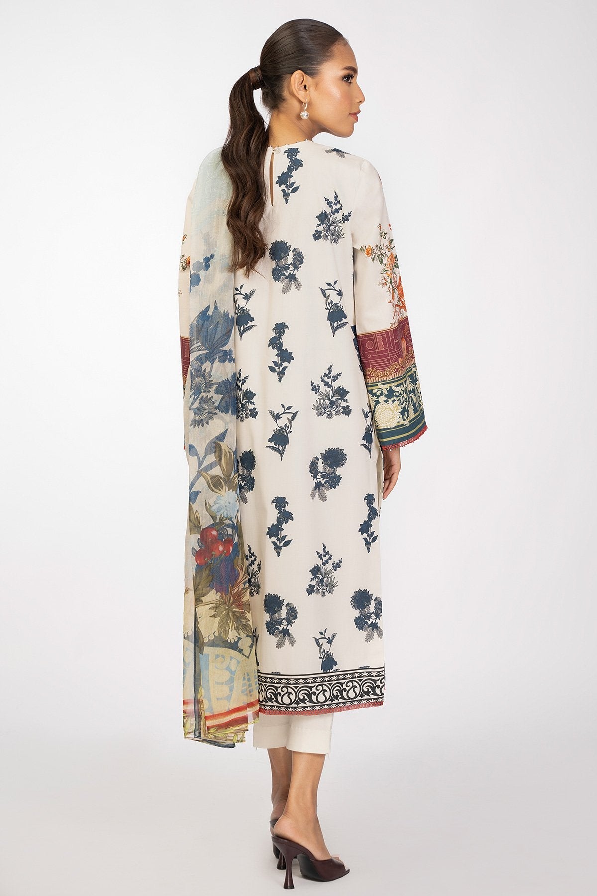 3 Pc Printed Cambric Suit With Chiffon Dupatta