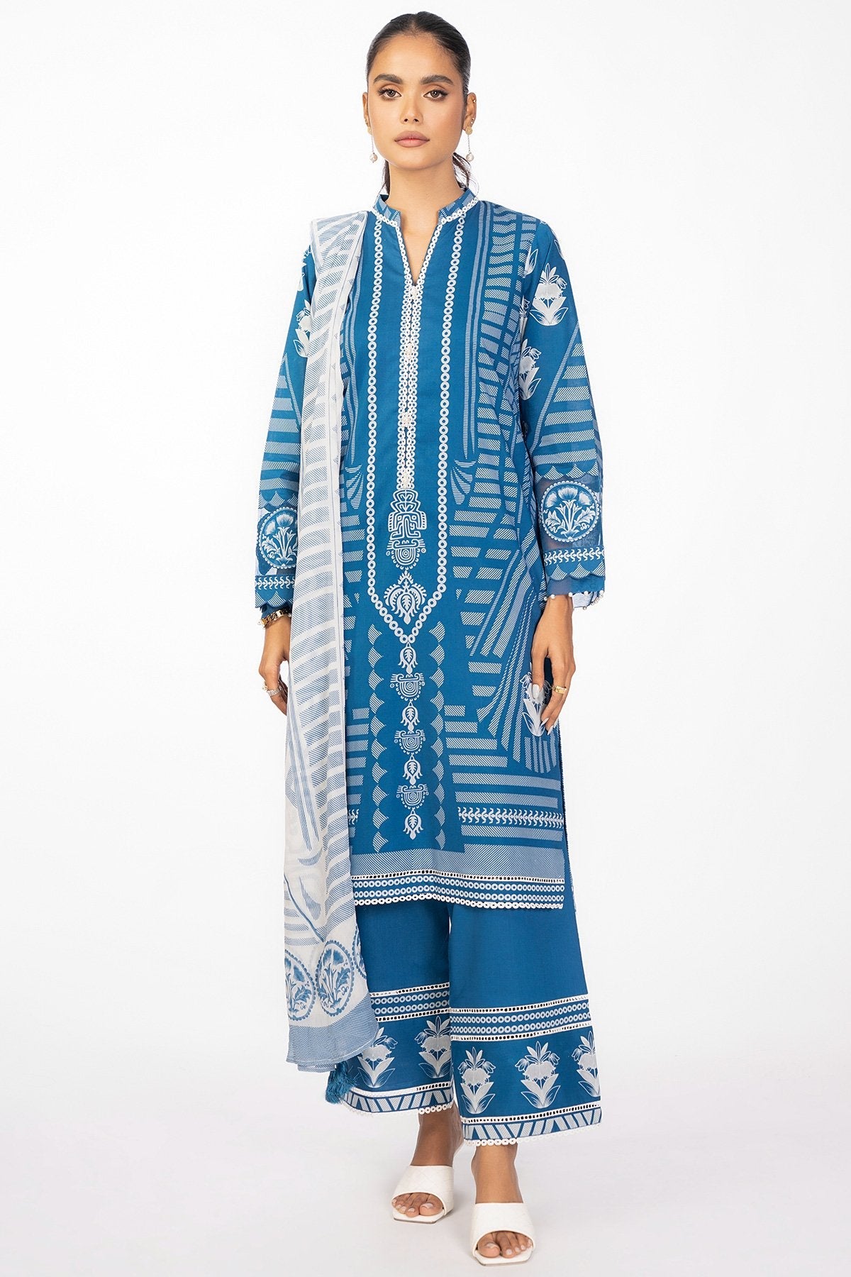 3 Pc Printed Cambric Suit With Chiffon Dupatta