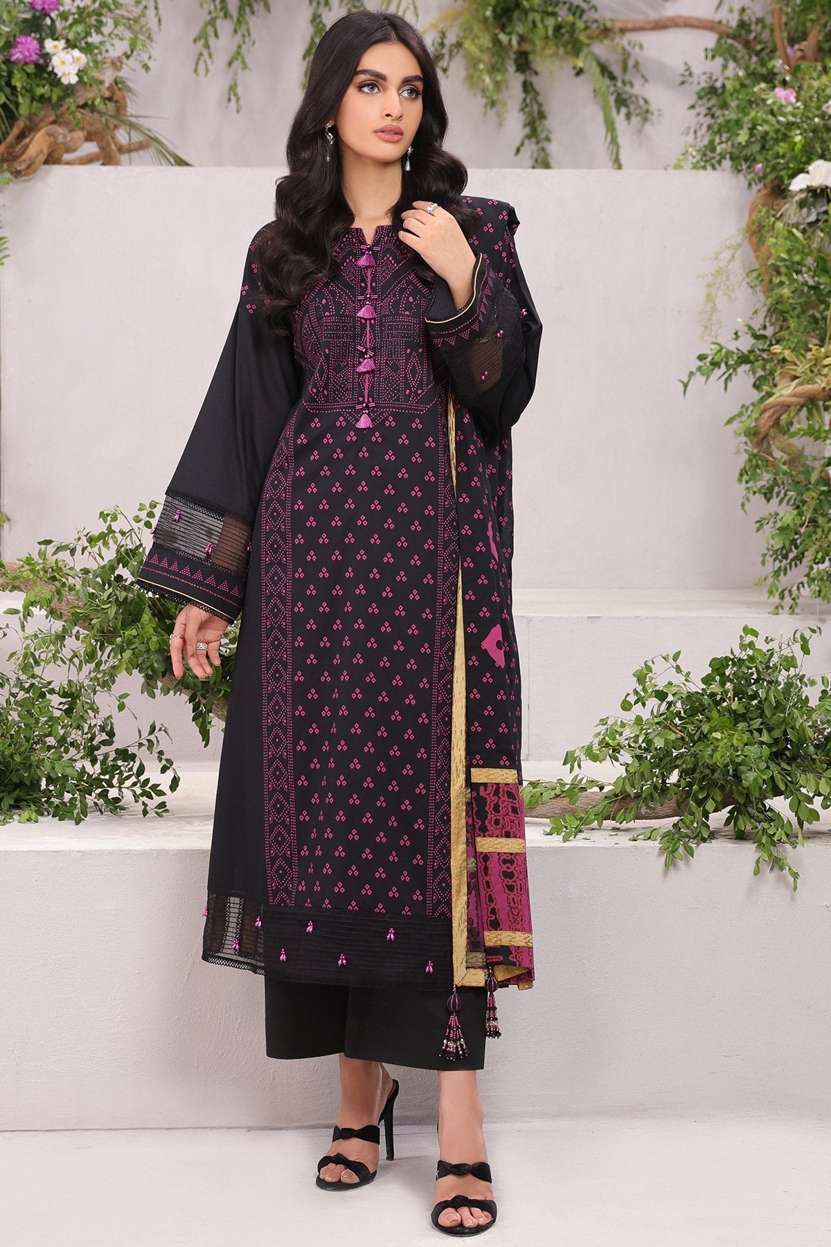 3 Pc Printed Cambric Suit With Lawn Dupatta