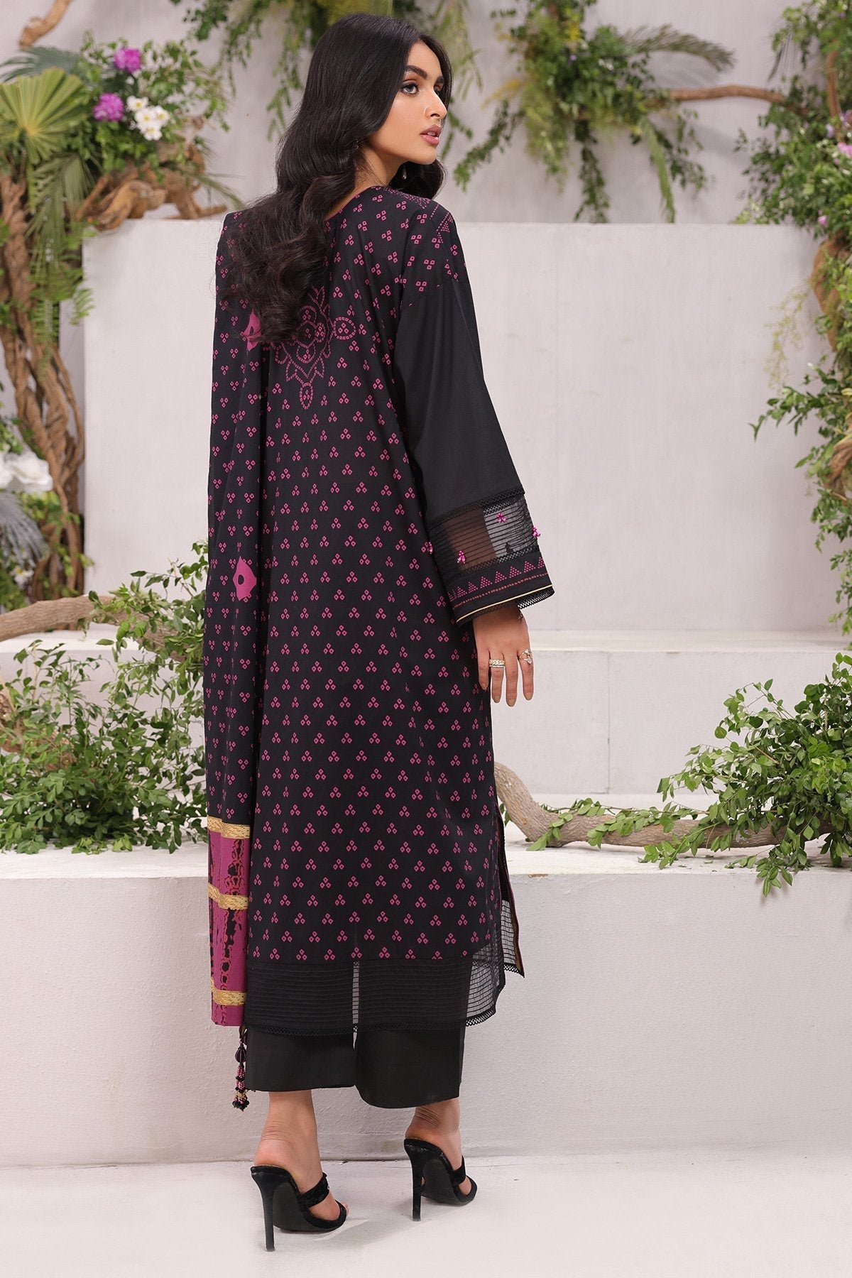 3 Pc Printed Cambric Suit With Lawn Dupatta