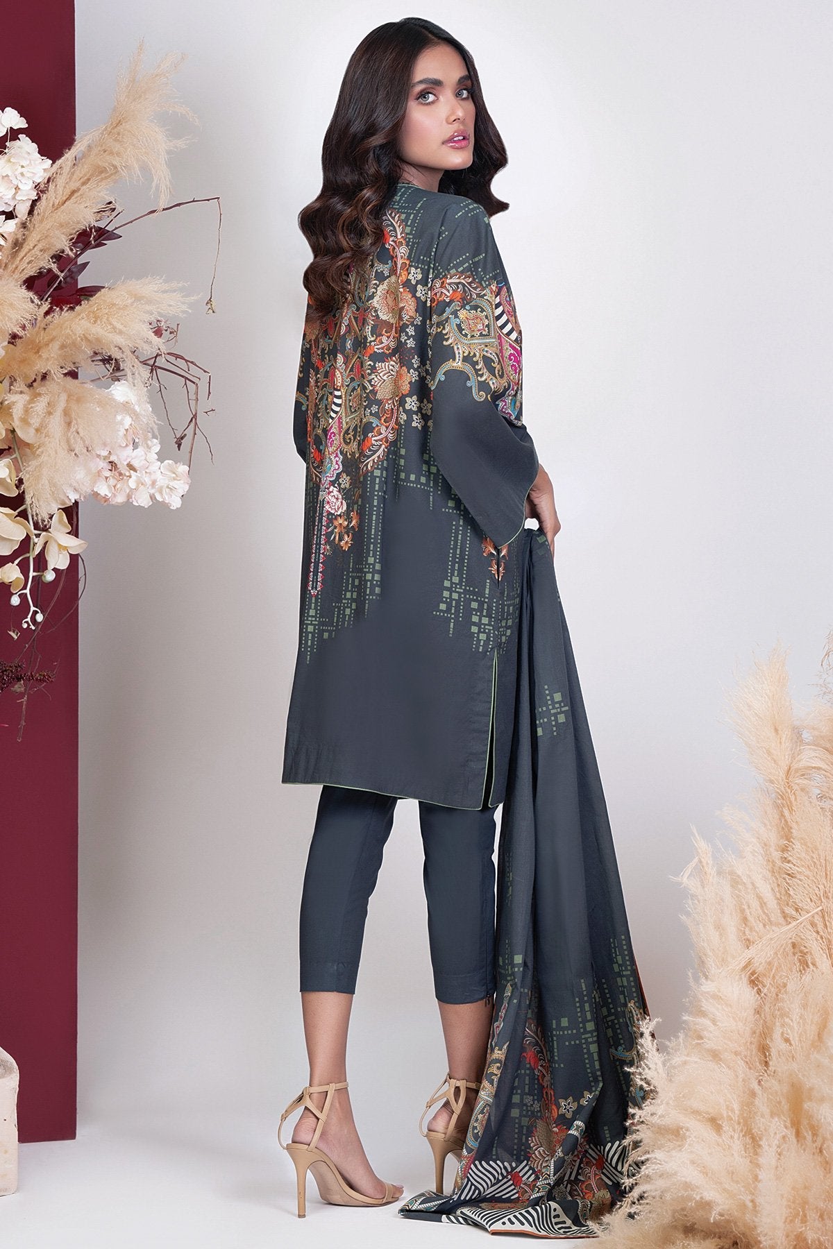 Alkaram - 3 Pc Printed Cambric Suit With Digital Lawn Dupatta