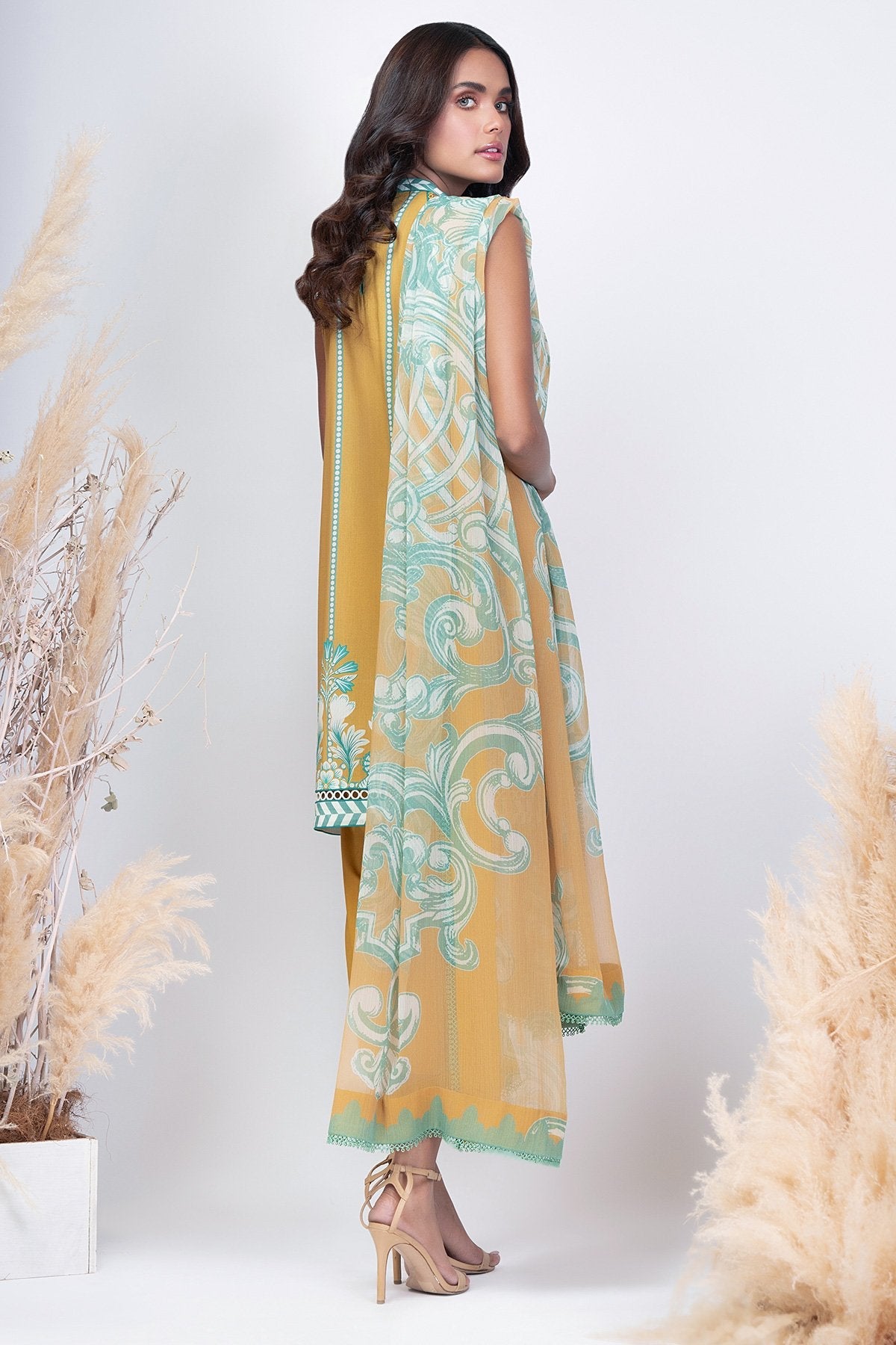 Alkaram - 3 Pc Printed Cambric Suit With Chiffon Dupatta