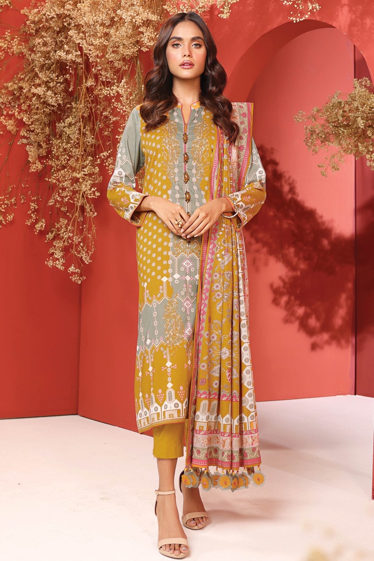 Alkaram - 3 Pc Printed Cambric Suit With Lawn Dupatta