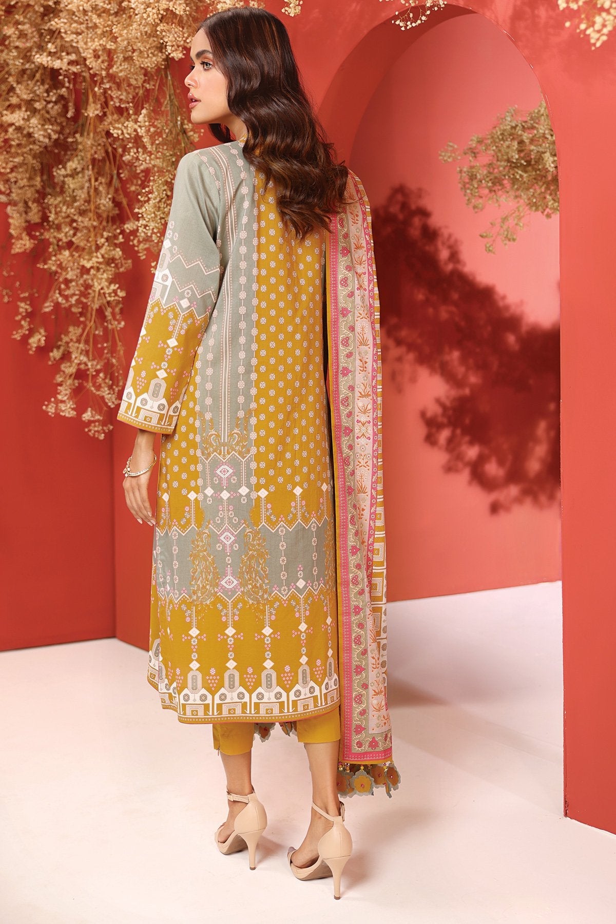 Alkaram - 3 Pc Printed Cambric Suit With Lawn Dupatta