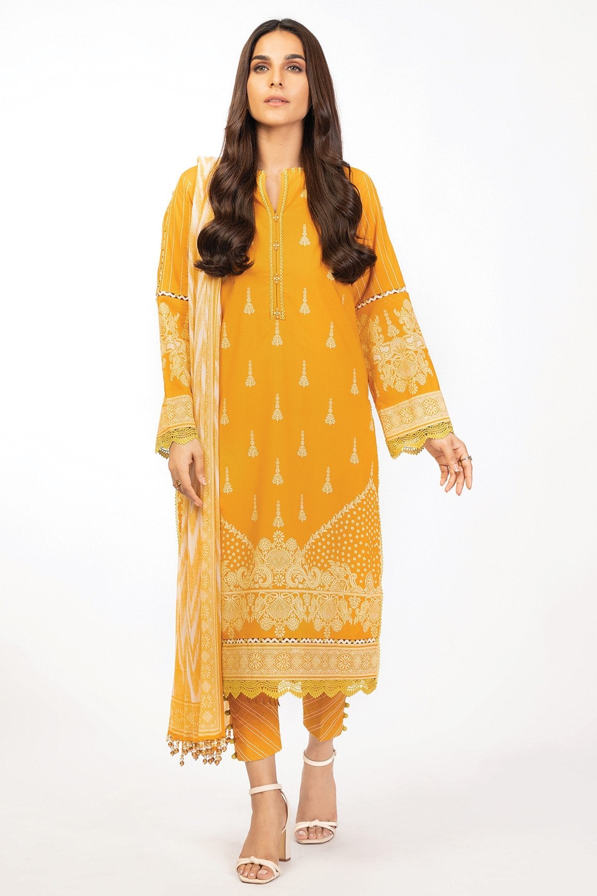 3 Pc Printed Cambric Suit With Chiffon Dupatta