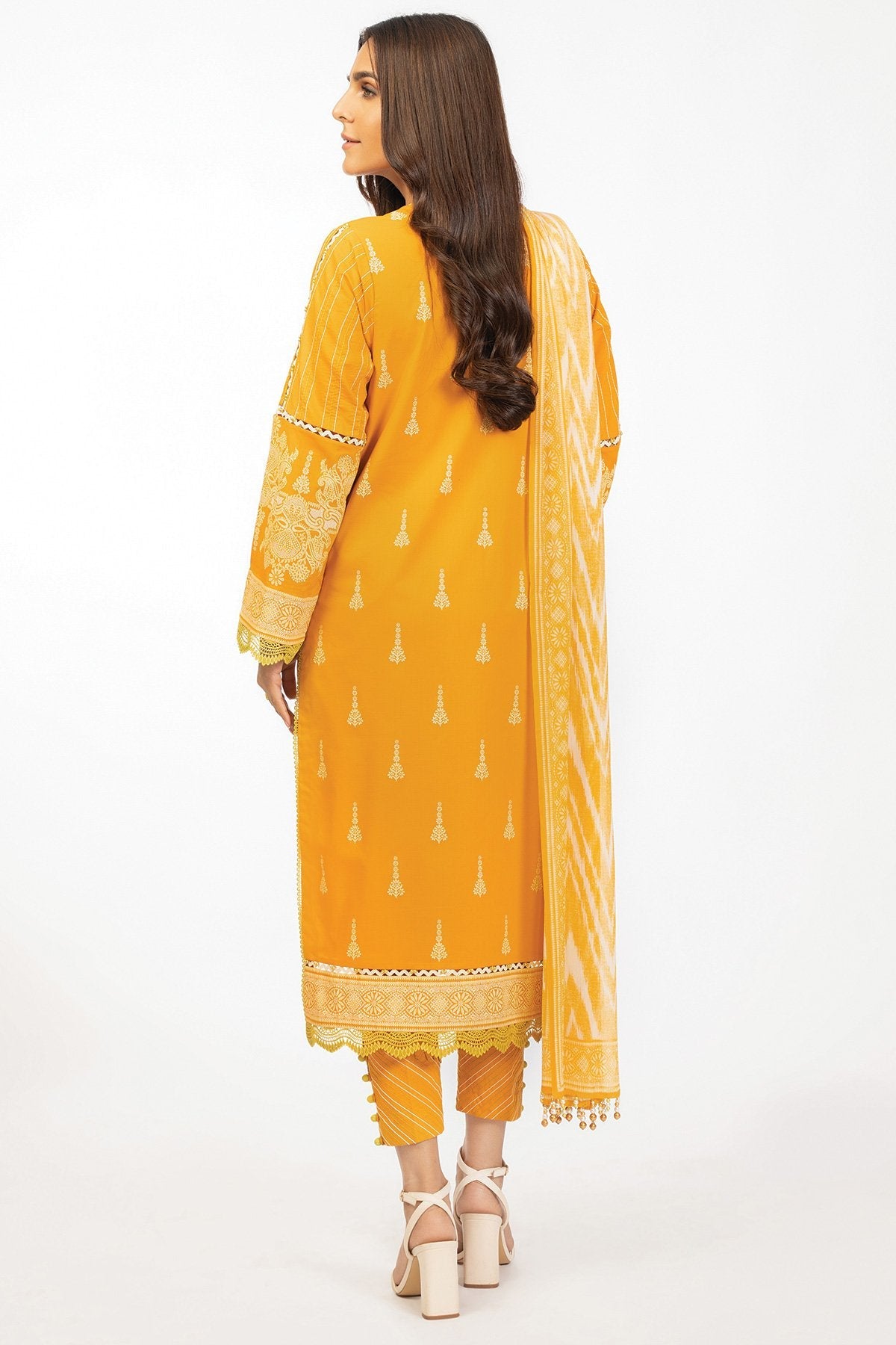 3 Pc Printed Cambric Suit With Chiffon Dupatta