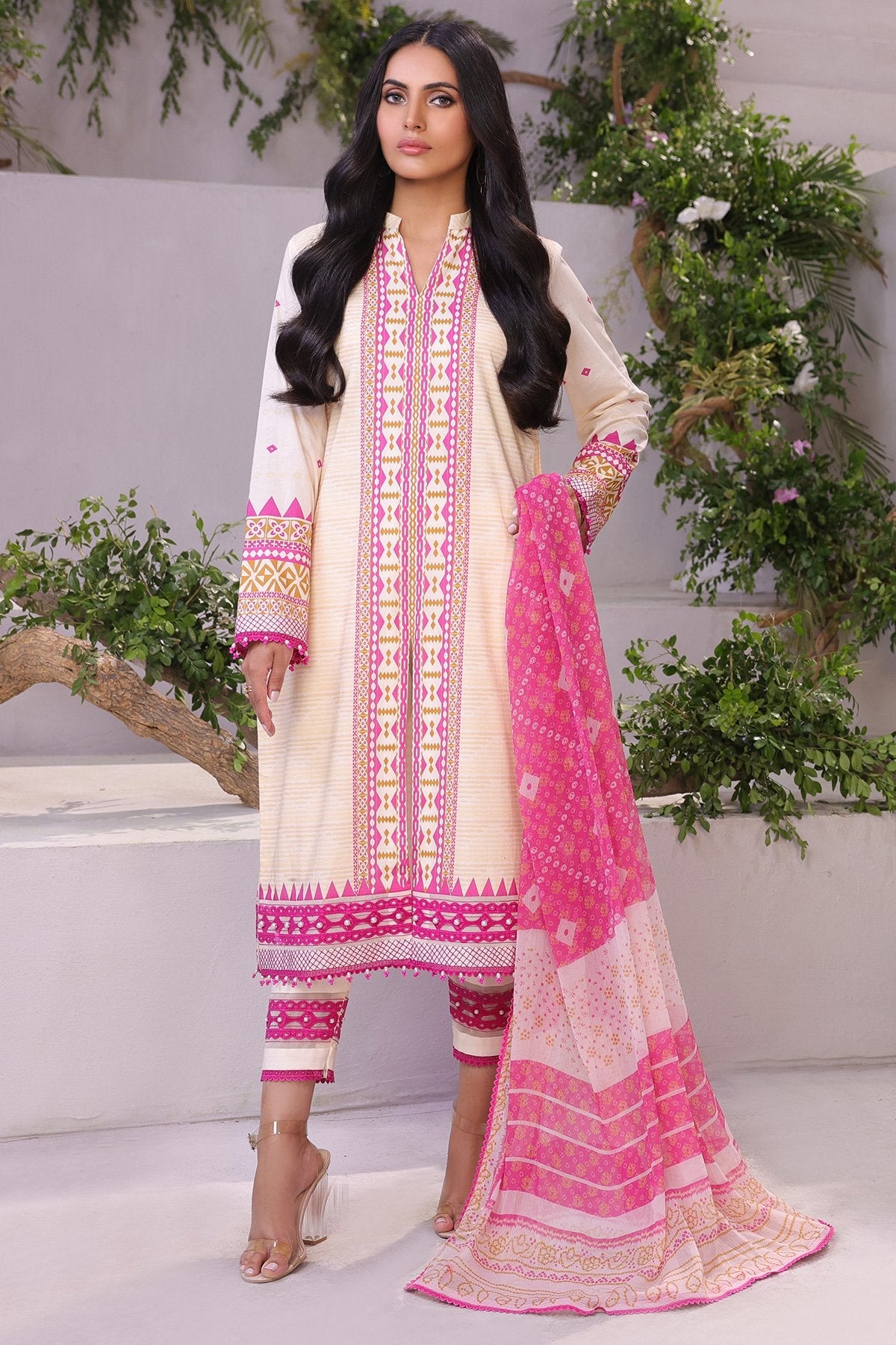 3 Pc Printed Cambric Suit With Chiffon Dupatta