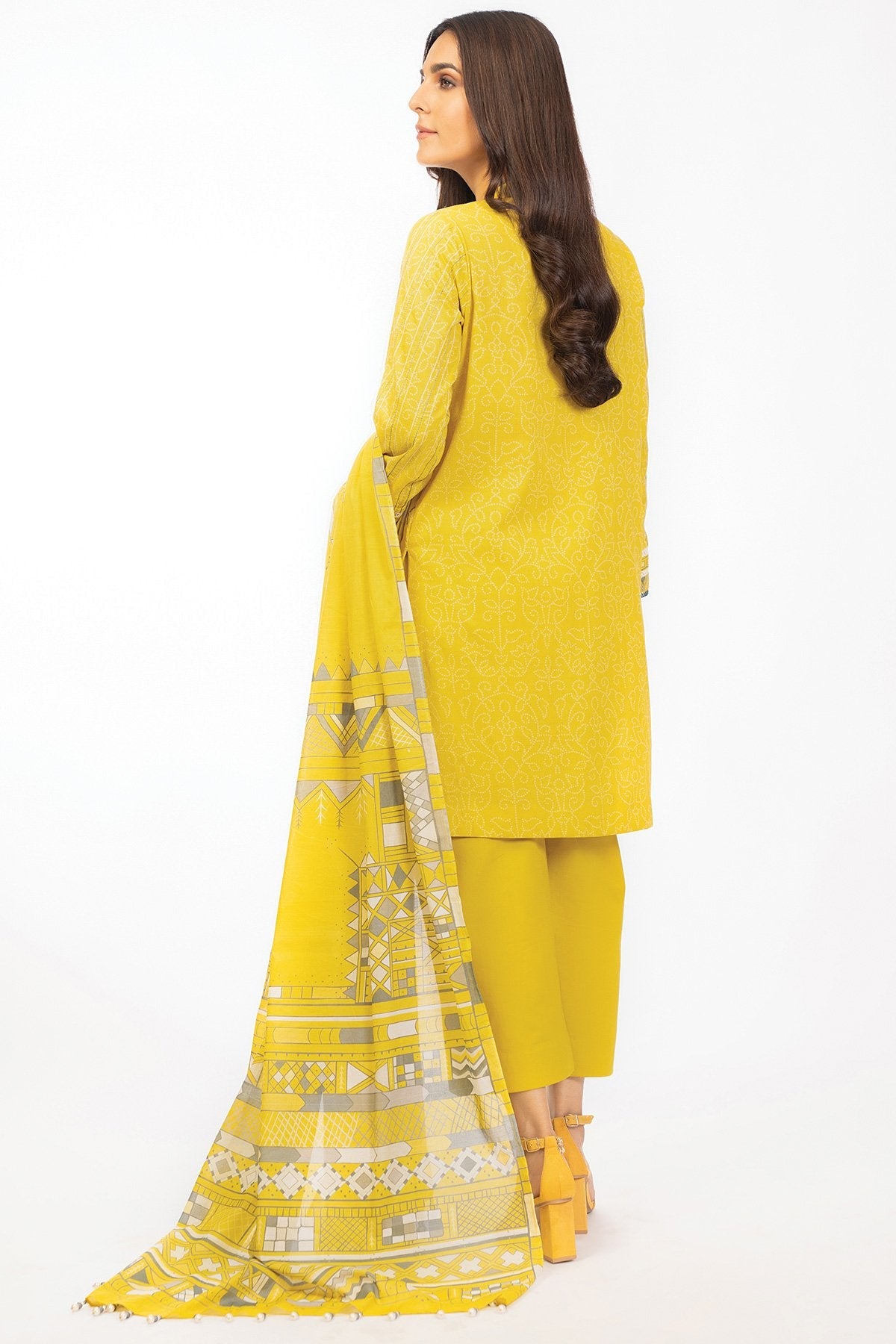 2 Pc Embroidered Cambric Suit With Lawn Dupatta