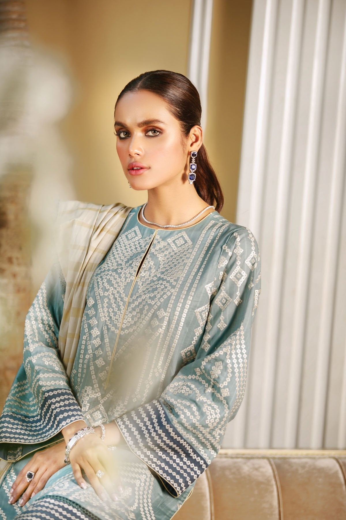 Alkaram - 3 Pc Embroidered Slub Lawn Suit With Yarn Dyed Dupatta