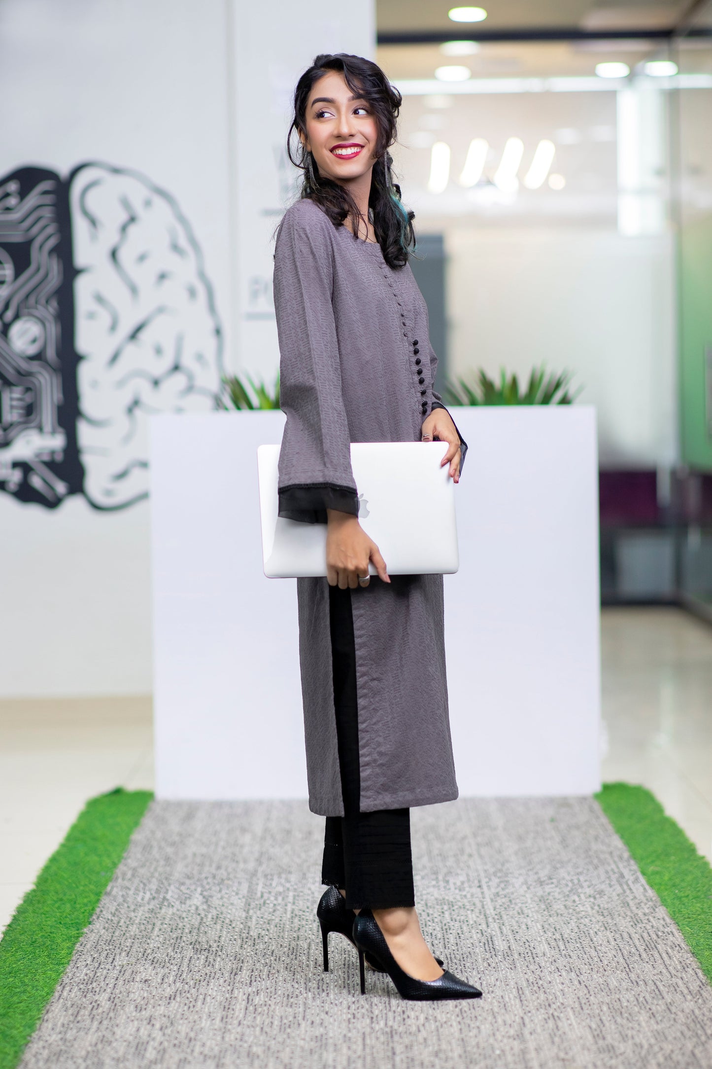 Eraj Hussain - Thursday Client Meetings - Grey - Stitched