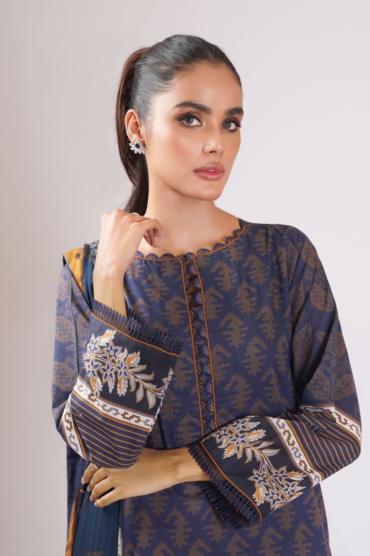 Alkaram - 3 Pc Embroidered Lawn Suit With Broshia Dupatta