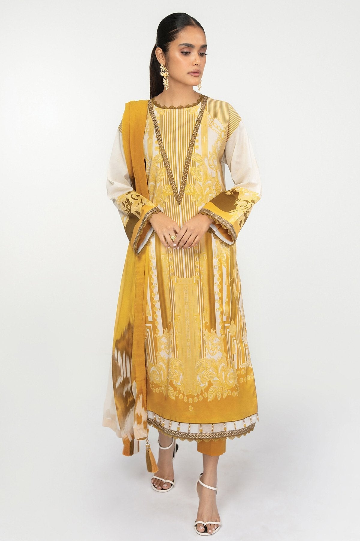 3 Pc Embroidered Lawn Suit With Chiffon Dupatta
