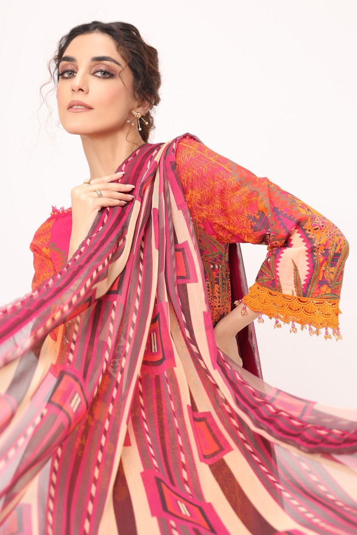 Alkaram - 3 Pc Printed Lawn Suit With Chiffon Dupatta