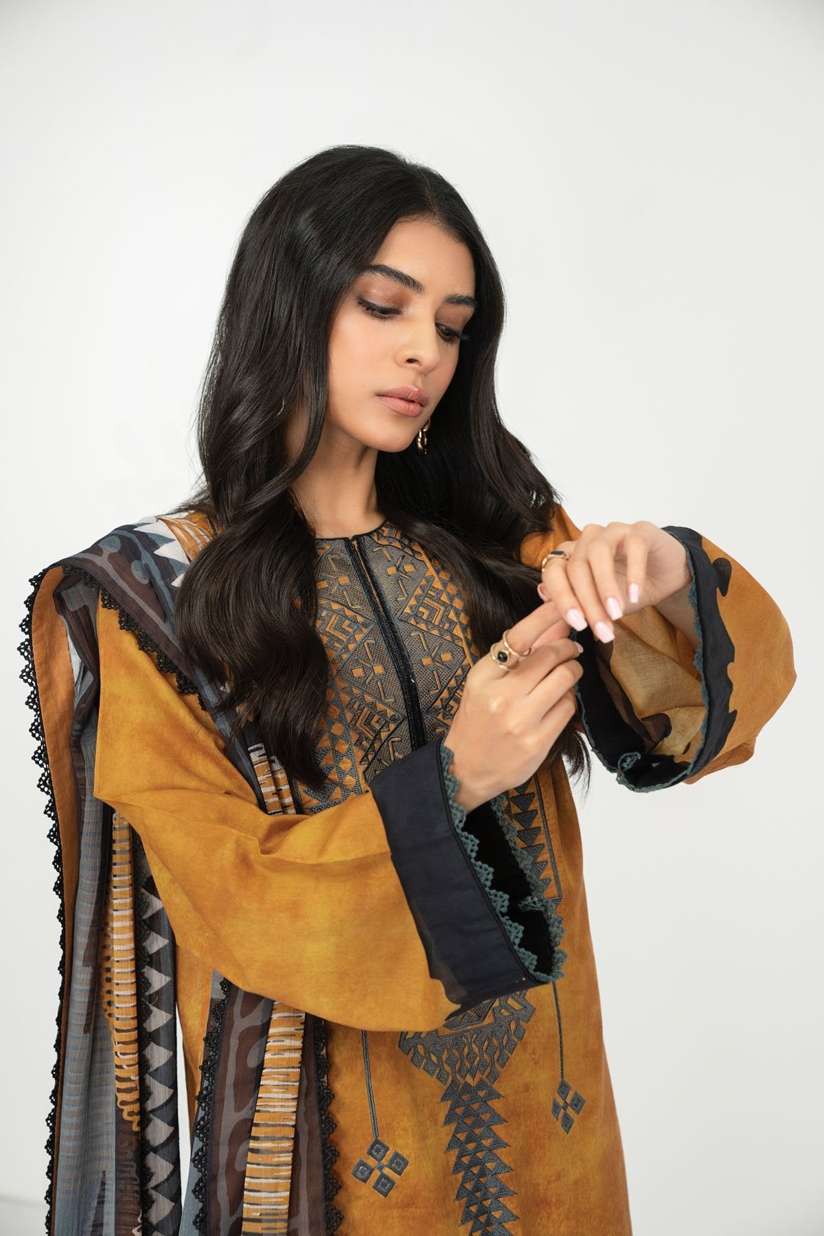 3 Pc Embroidered Lawn Suit With Chiffon Dupatta