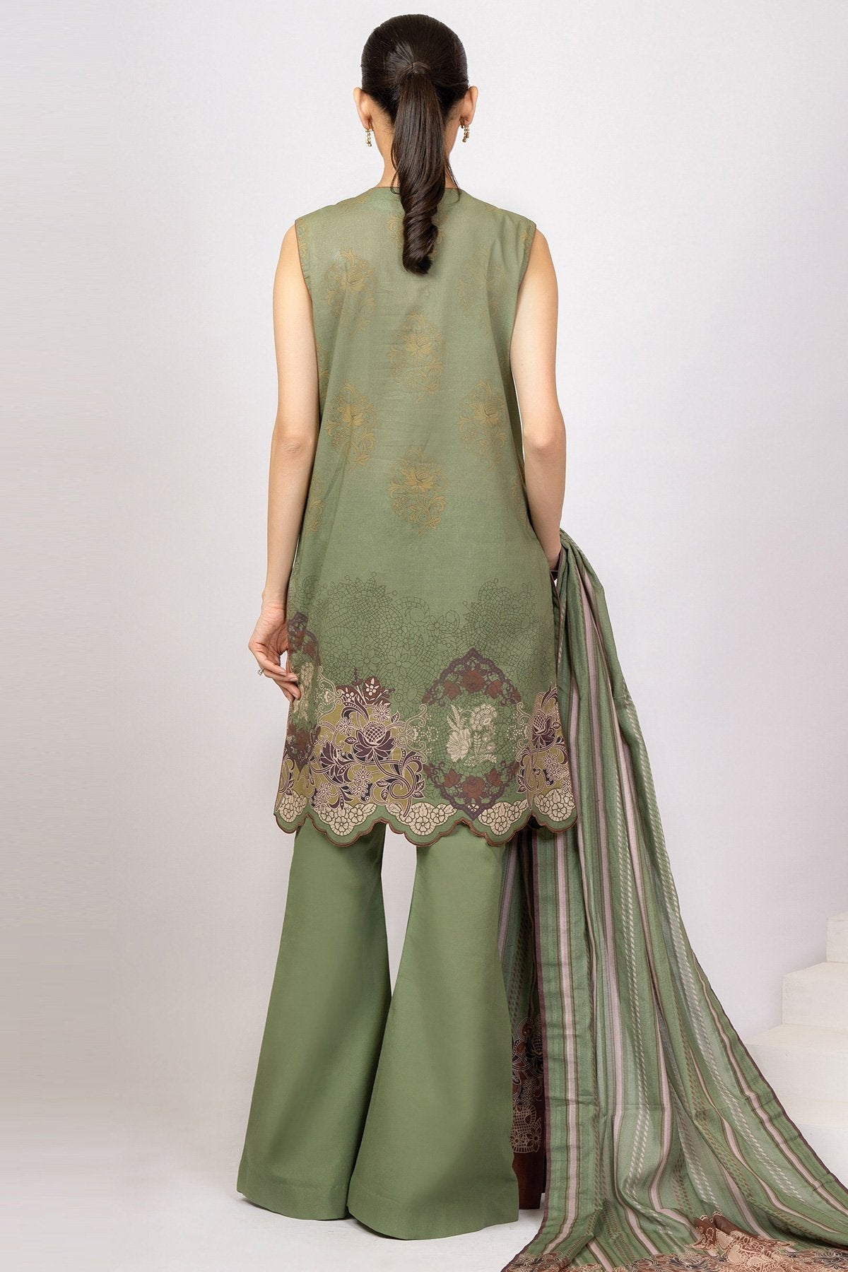 Alkaram - 3 Pc Embroidered Slub Lawn Suit With Printed Doria Dupatta