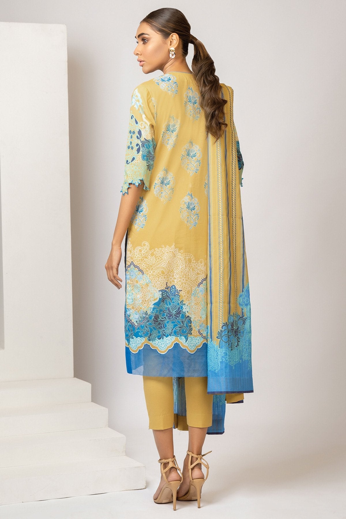 Alkaram - 3 Pc Embroidered Slub Lawn Suit With Printed Doria Dupatta