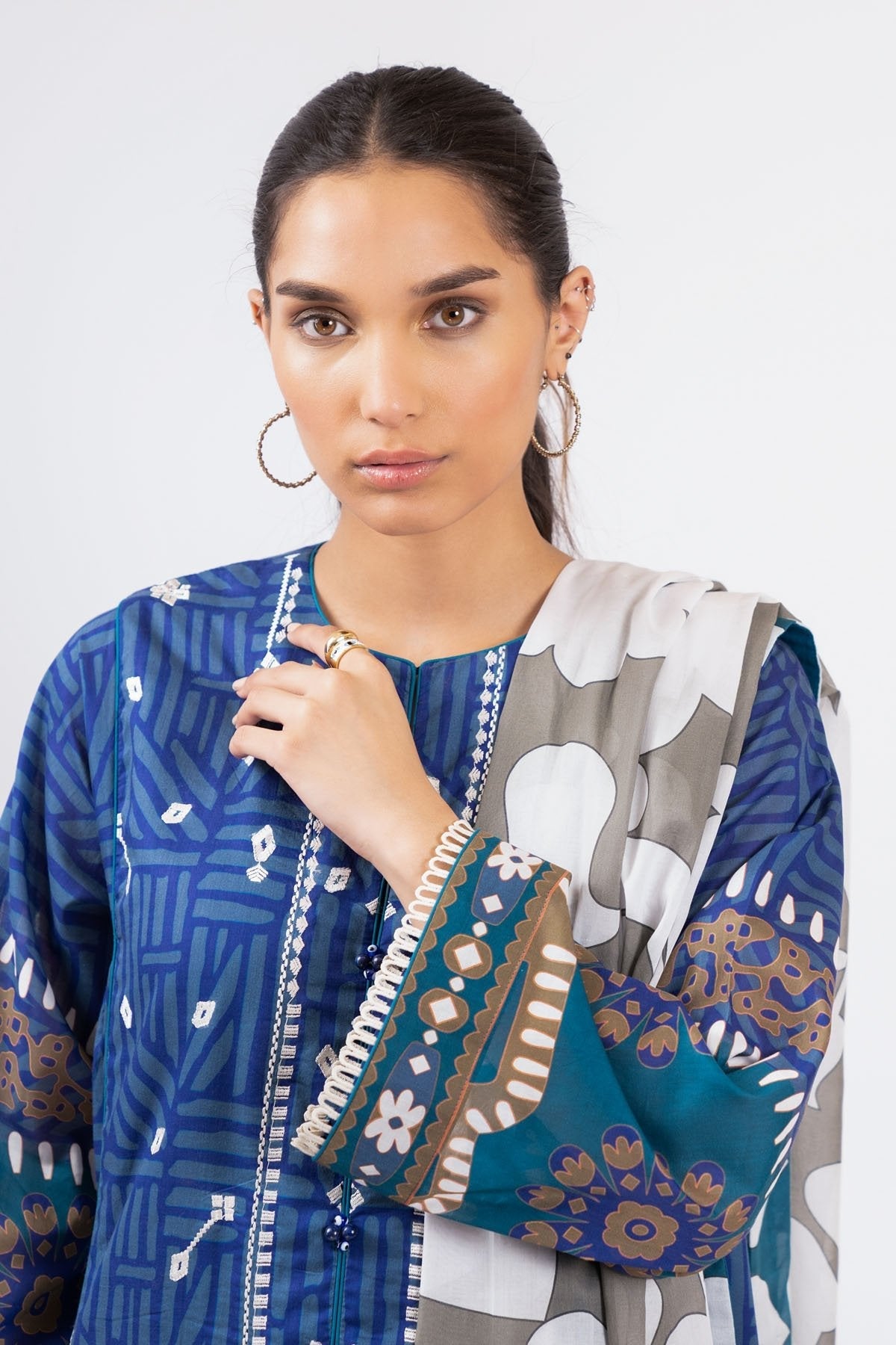 Alkaram - 3 Pc Embroidered Lawn Suit With Lawn Dupatta